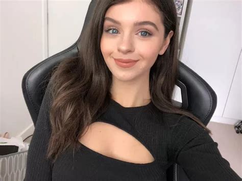 hottest twitch streamers 2023|Top 15 Hottest Female Twitch Streamers in 2023